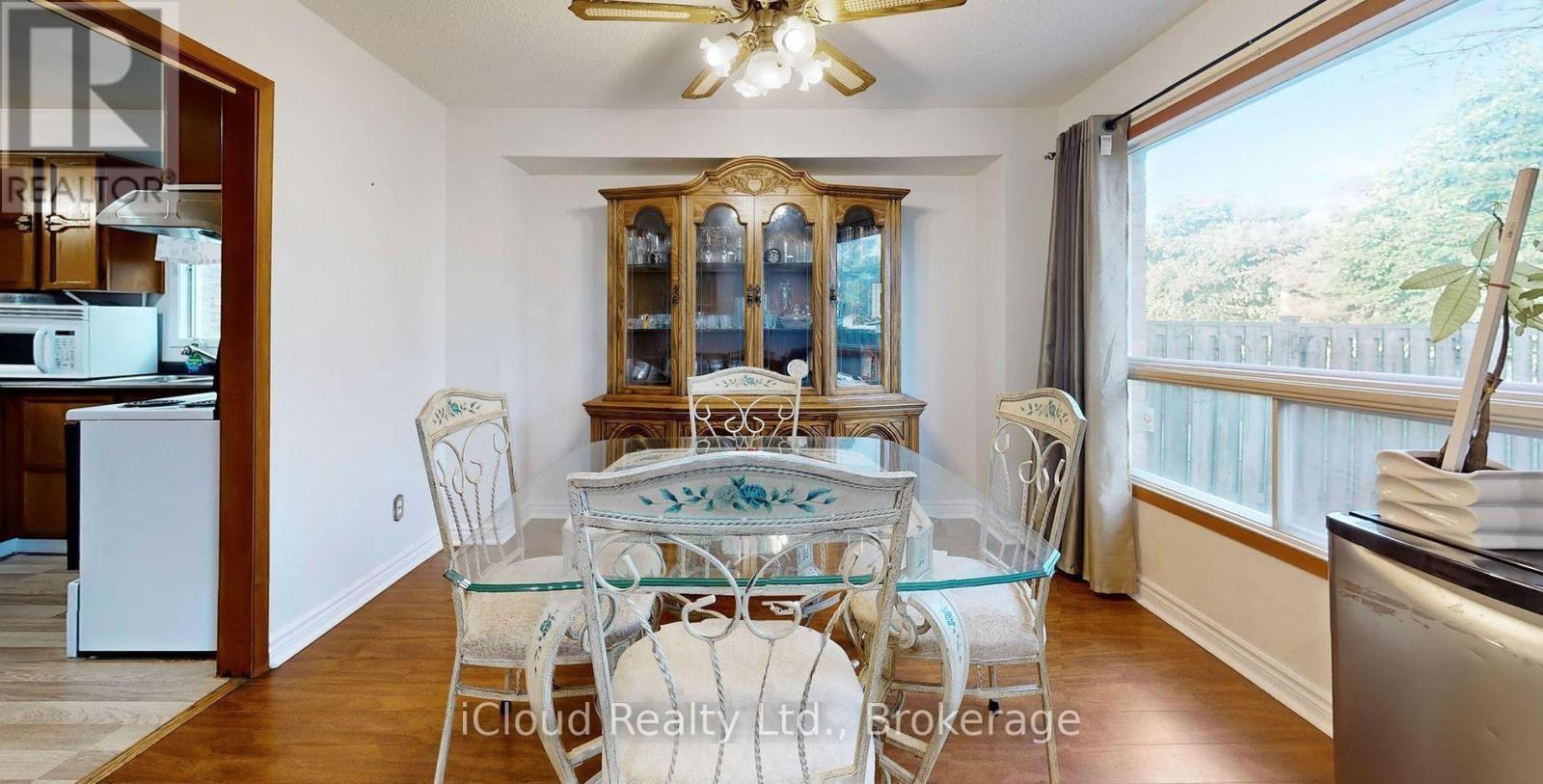 32 Dafoe Crescent, Brampton (Fletcher's West), Ontario  L6Y 2L2 - Photo 5 - W12516490