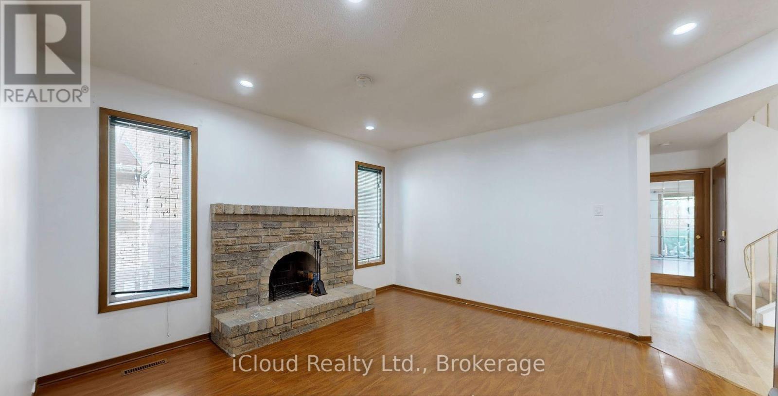 32 Dafoe Crescent, Brampton (Fletcher's West), Ontario  L6Y 2L2 - Photo 8 - W12516490