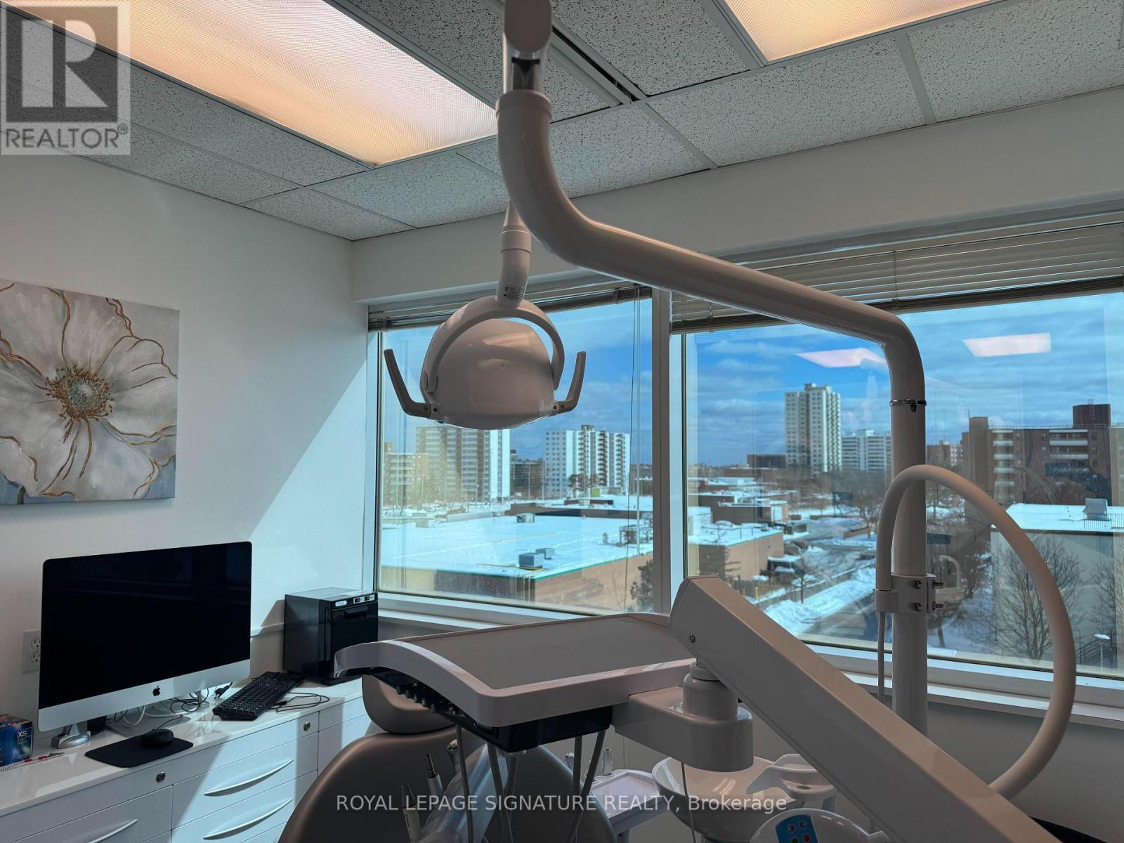 UNIT 405 - 71 KING STREET W, Mississauga, Ontario