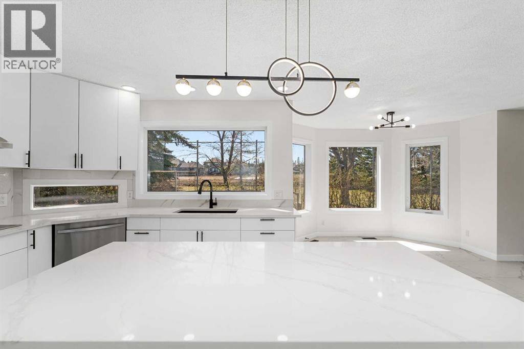 919 Shawnee Drive Sw, Calgary, Alberta  T2Y 2G8 - Photo 9 - A2248062