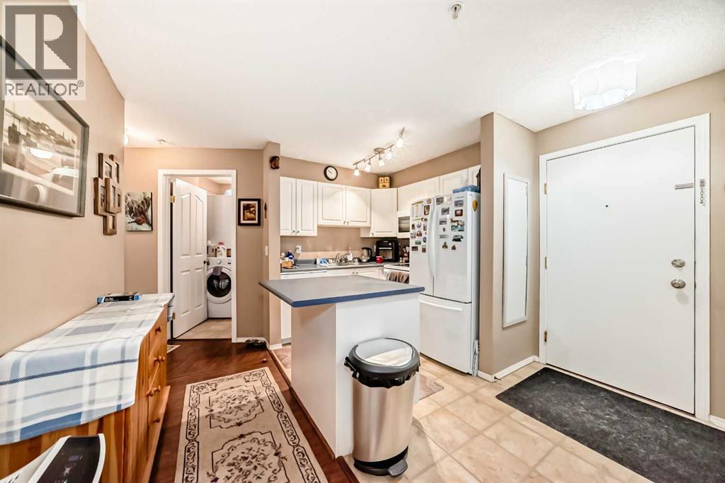 203, 6000 Somervale Court Sw, Calgary, Alberta  T2Y 4J4 - Photo 5 - A2263573