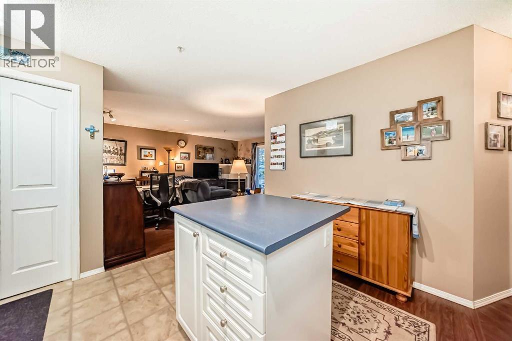 203, 6000 Somervale Court Sw, Calgary, Alberta  T2Y 4J4 - Photo 8 - A2263573