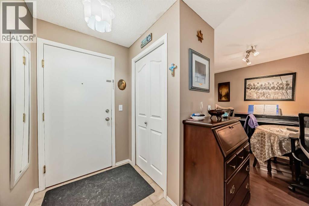 203, 6000 Somervale Court Sw, Calgary, Alberta  T2Y 4J4 - Photo 4 - A2263573