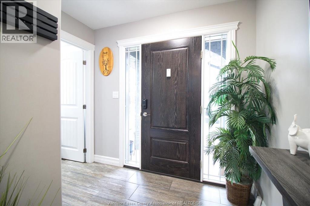 235 Bristol Drive, Chatham, Ontario N7M 6K9 - Photo 4 - 25028210