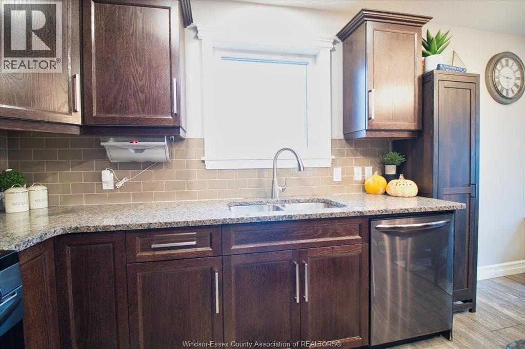 235 Bristol Drive, Chatham, Ontario N7M 6K9 - Photo 9 - 25028210