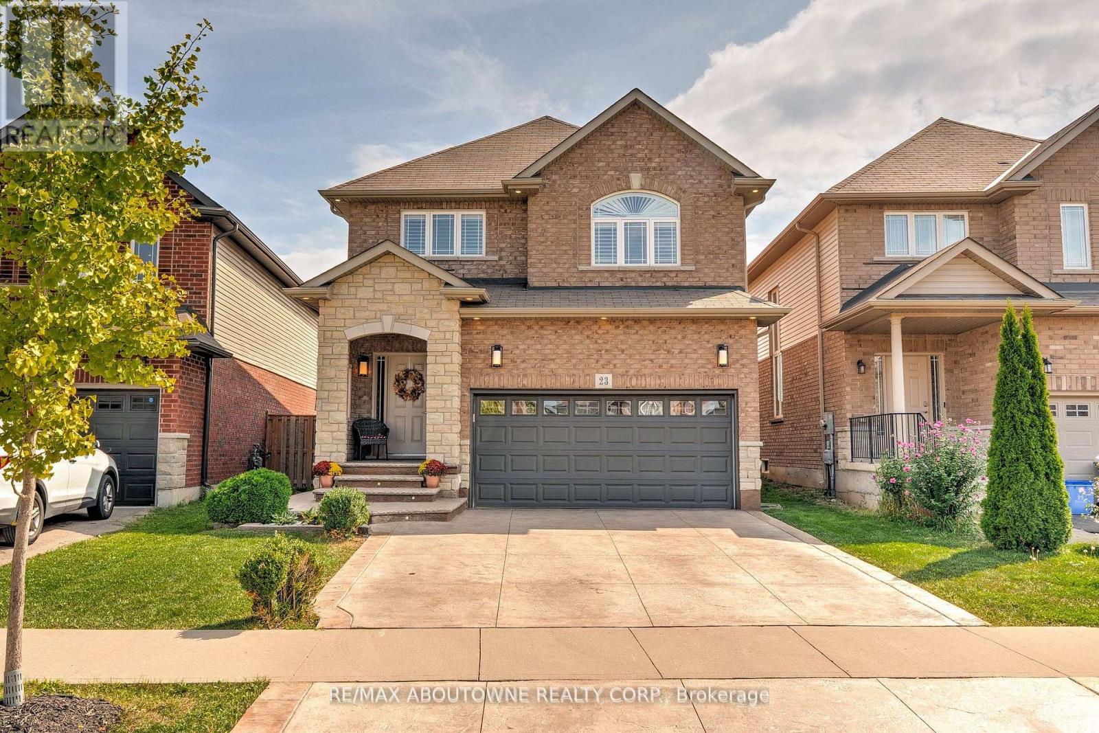 23 Colorado Boulevard, Hamilton, Ontario  L0R 1P0 - Photo 2 - X12516052