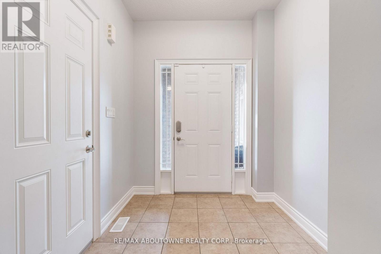 23 Colorado Boulevard, Hamilton, Ontario  L0R 1P0 - Photo 5 - X12516052