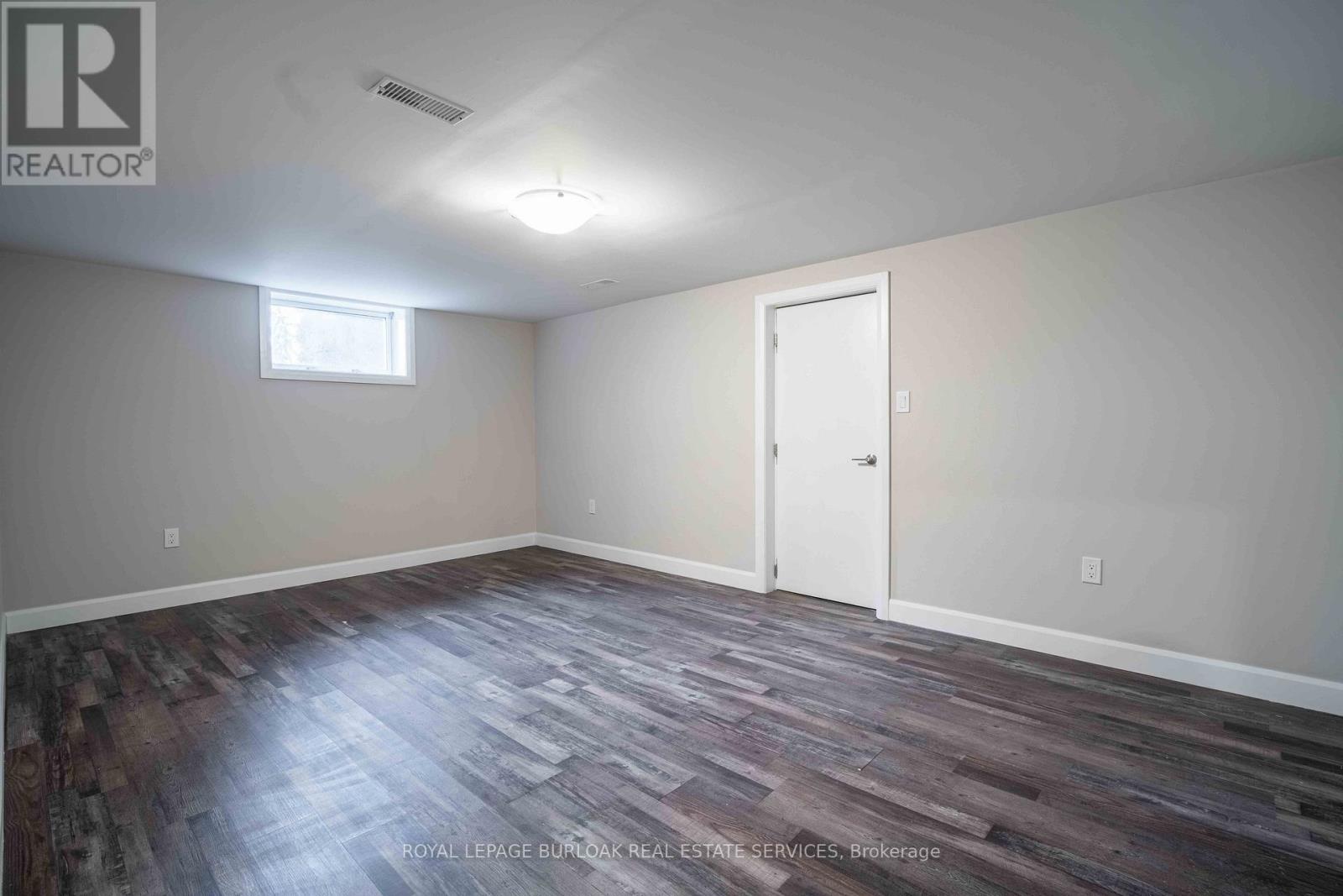 Lower - 4 Starlight Court, Hamilton, Ontario  L8K 4C8 - Photo 12 - X12516126