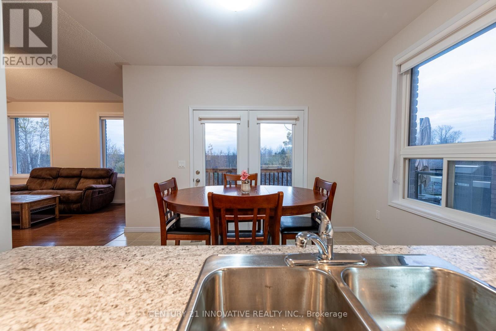 941 Avery Avenue, Peterborough, Ontario  K9J 0G9 - Photo 10 - X12516140