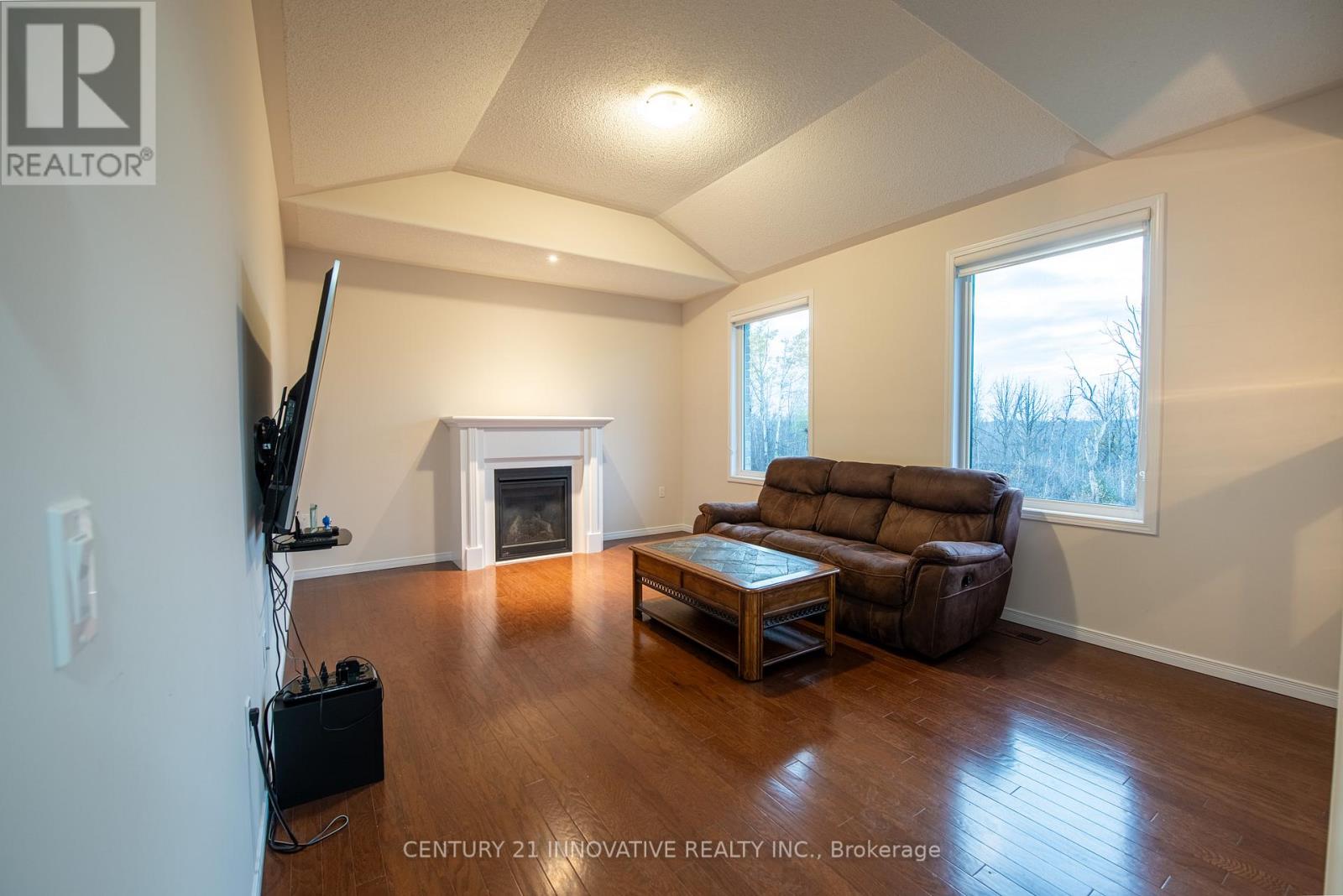 941 Avery Avenue, Peterborough, Ontario  K9J 0G9 - Photo 12 - X12516140