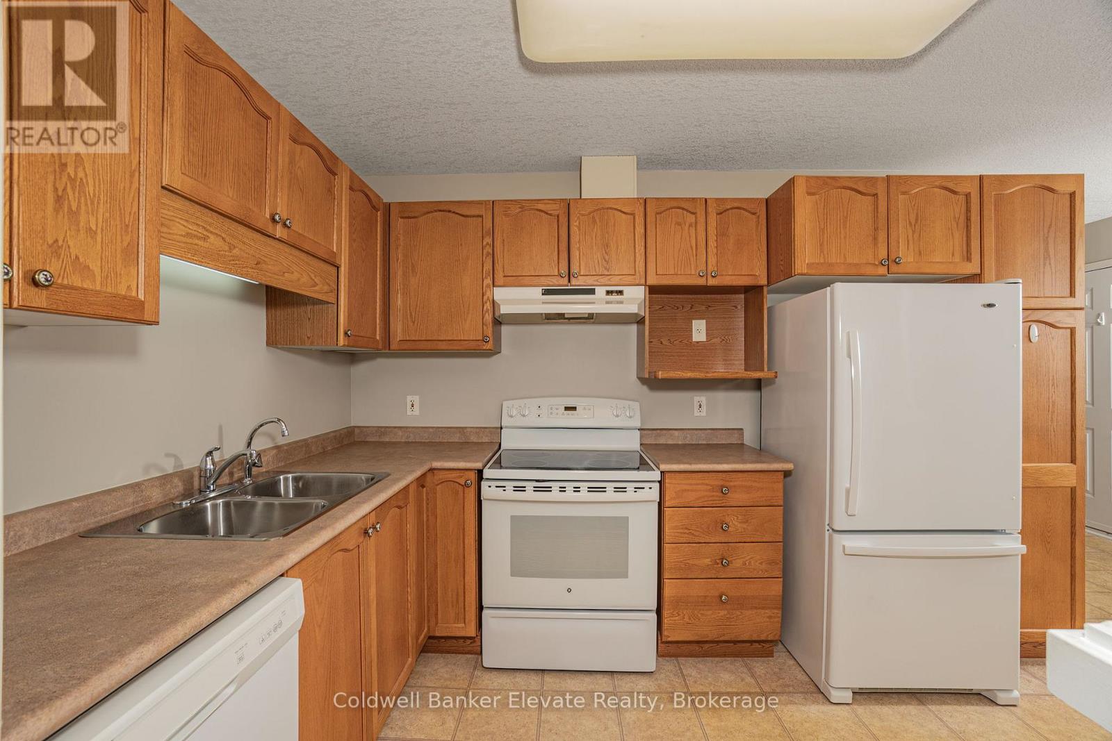 17 - 2705 Kingsway Drive, Kitchener, Ontario  N2C 2T2 - Photo 12 - X12516208