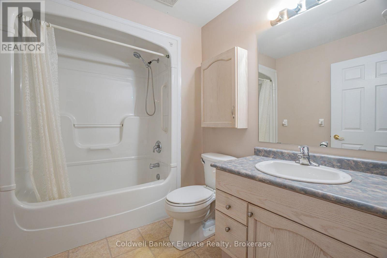 17 - 2705 Kingsway Drive, Kitchener, Ontario  N2C 2T2 - Photo 24 - X12516208