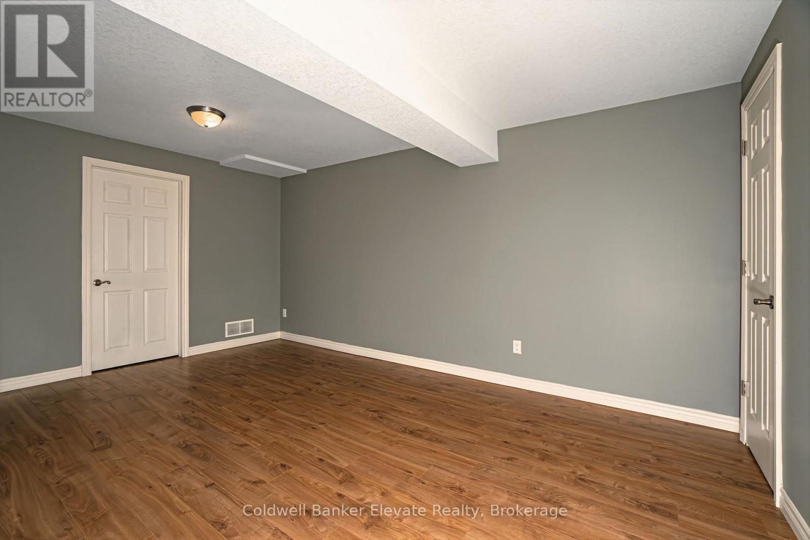 17 - 2705 Kingsway Drive, Kitchener, Ontario  N2C 2T2 - Photo 31 - X12516208