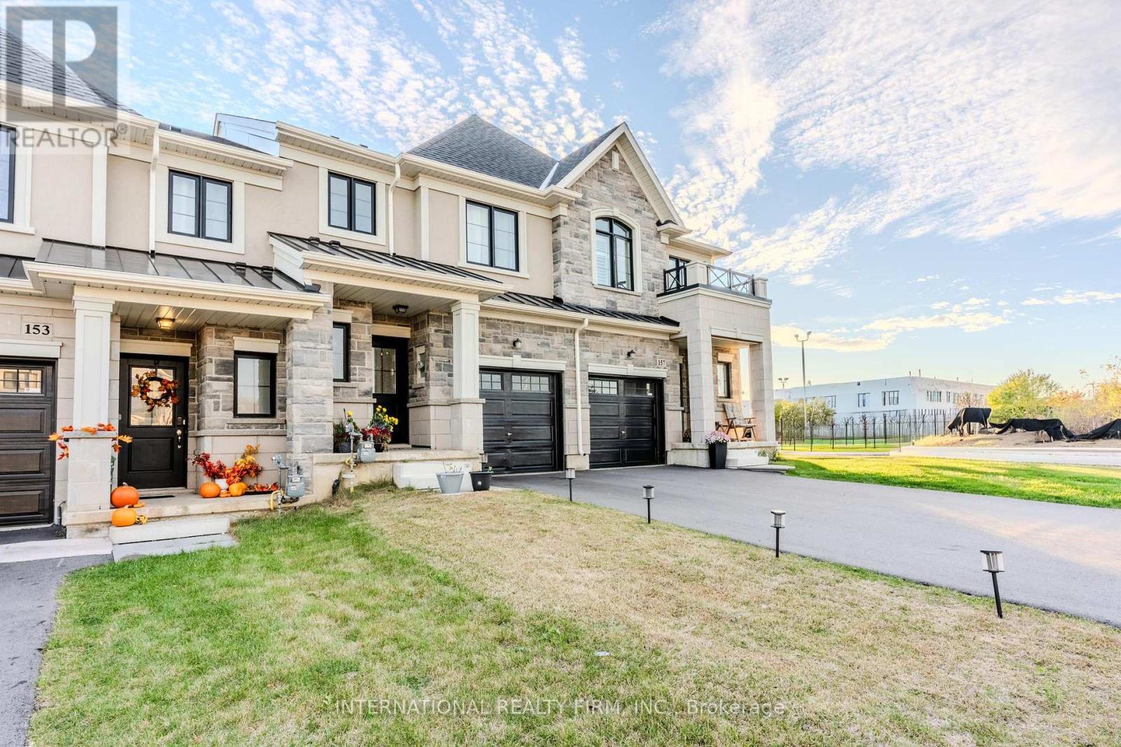 155 AQUASANTA CRESCENT, Hamilton, Ontario