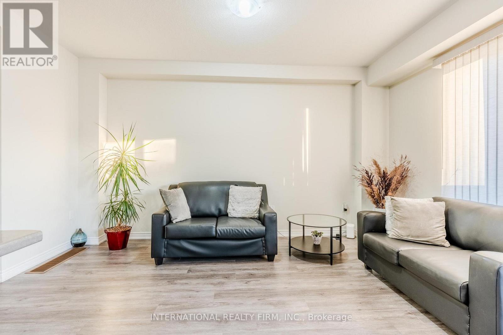 155 Aquasanta Crescent, Hamilton, Ontario  L9B 0J8 - Photo 11 - X12516218