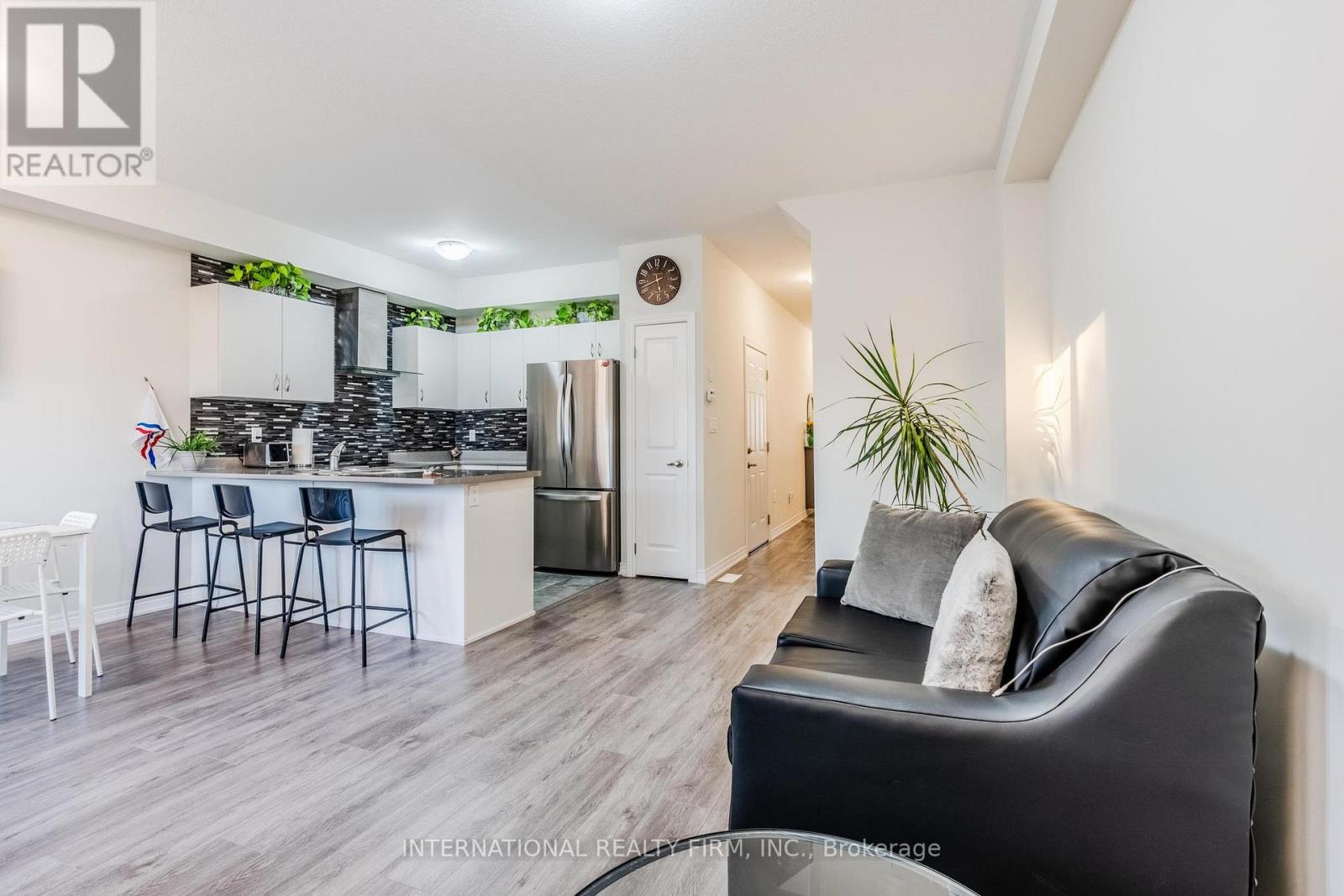 155 Aquasanta Crescent, Hamilton, Ontario  L9B 0J8 - Photo 15 - X12516218