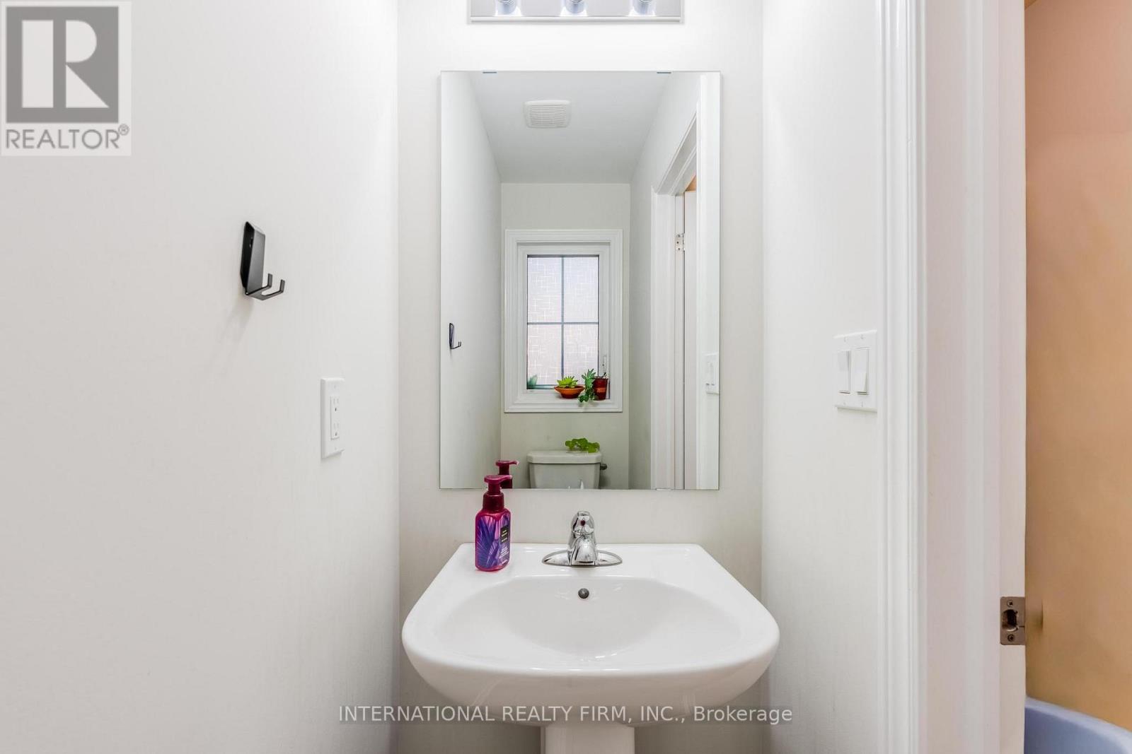 155 Aquasanta Crescent, Hamilton, Ontario  L9B 0J8 - Photo 16 - X12516218