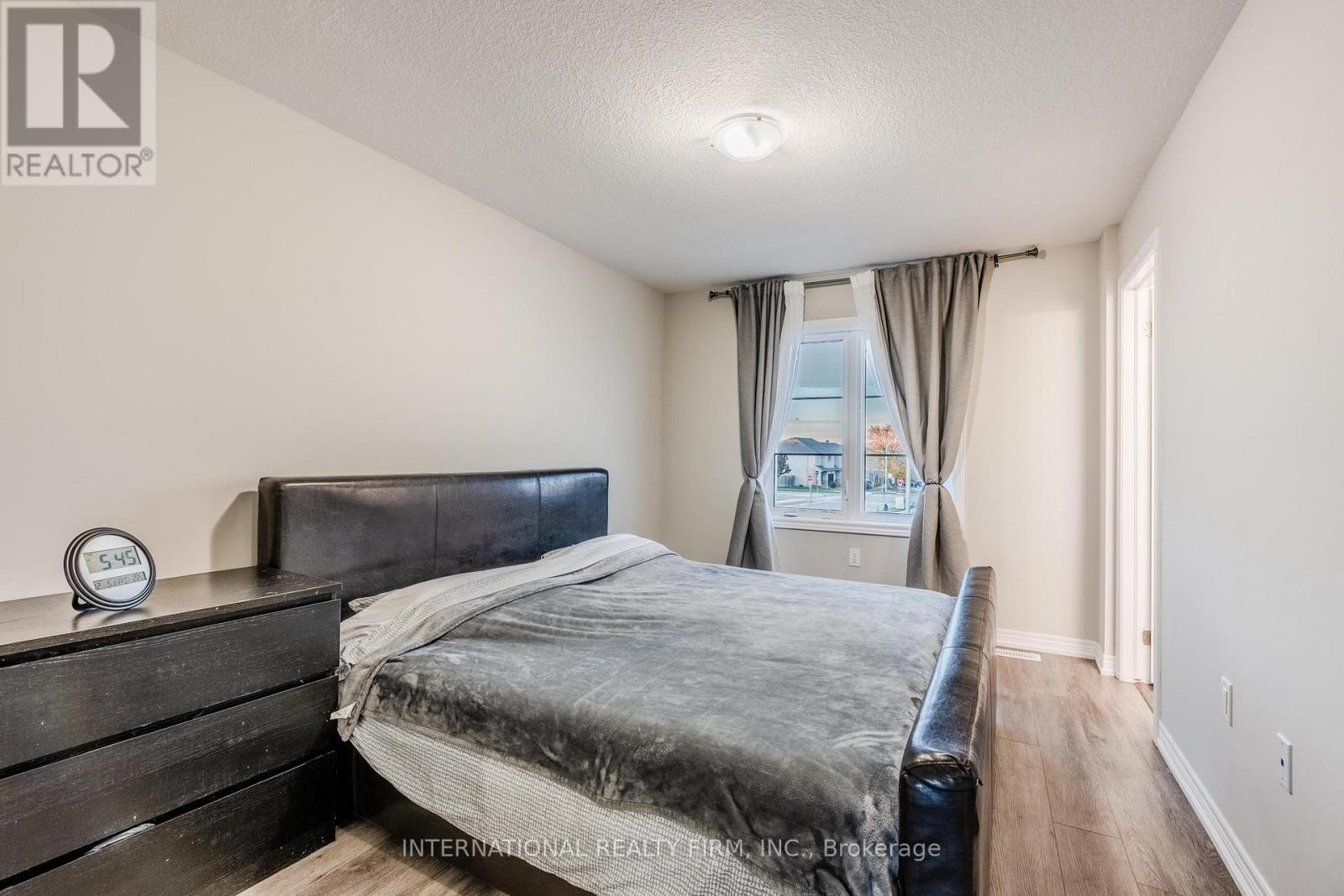 155 Aquasanta Crescent, Hamilton, Ontario  L9B 0J8 - Photo 18 - X12516218