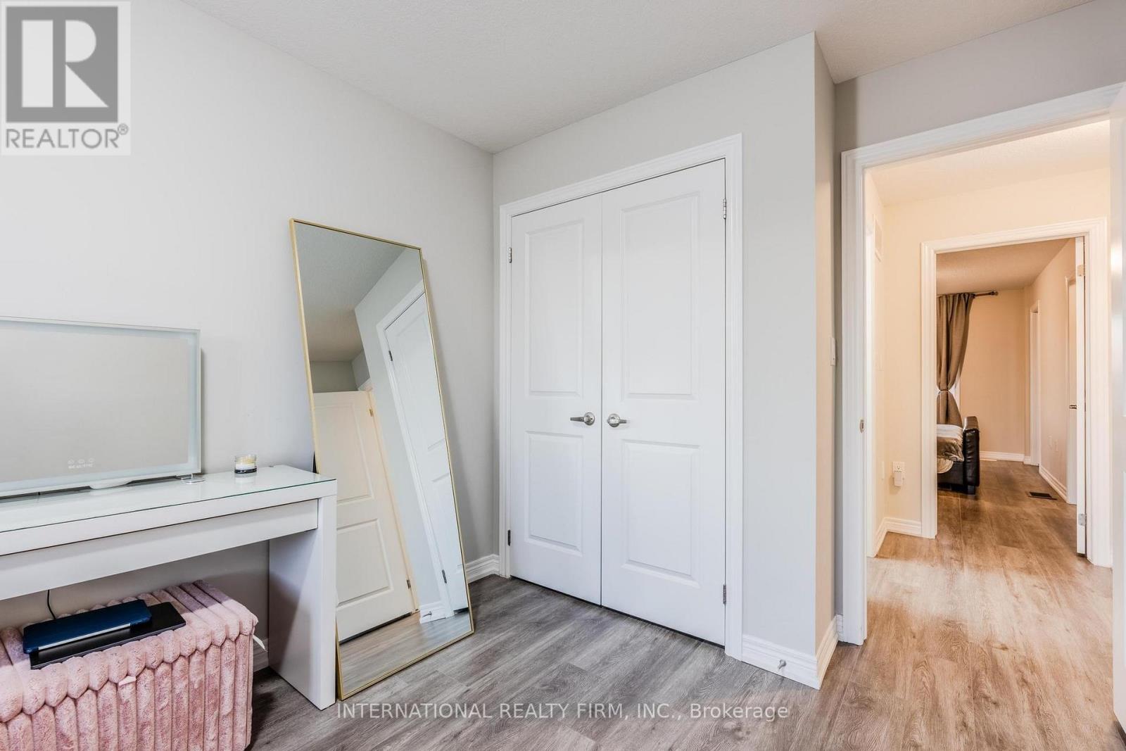 155 Aquasanta Crescent, Hamilton, Ontario  L9B 0J8 - Photo 24 - X12516218