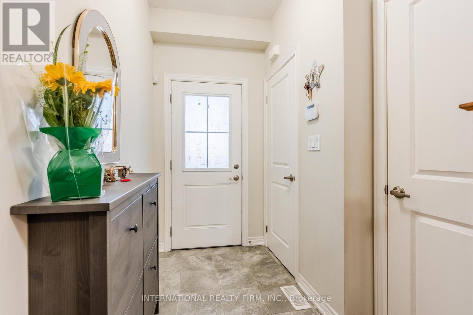 155 Aquasanta Crescent, Hamilton, Ontario  L9B 0J8 - Photo 3 - X12516218