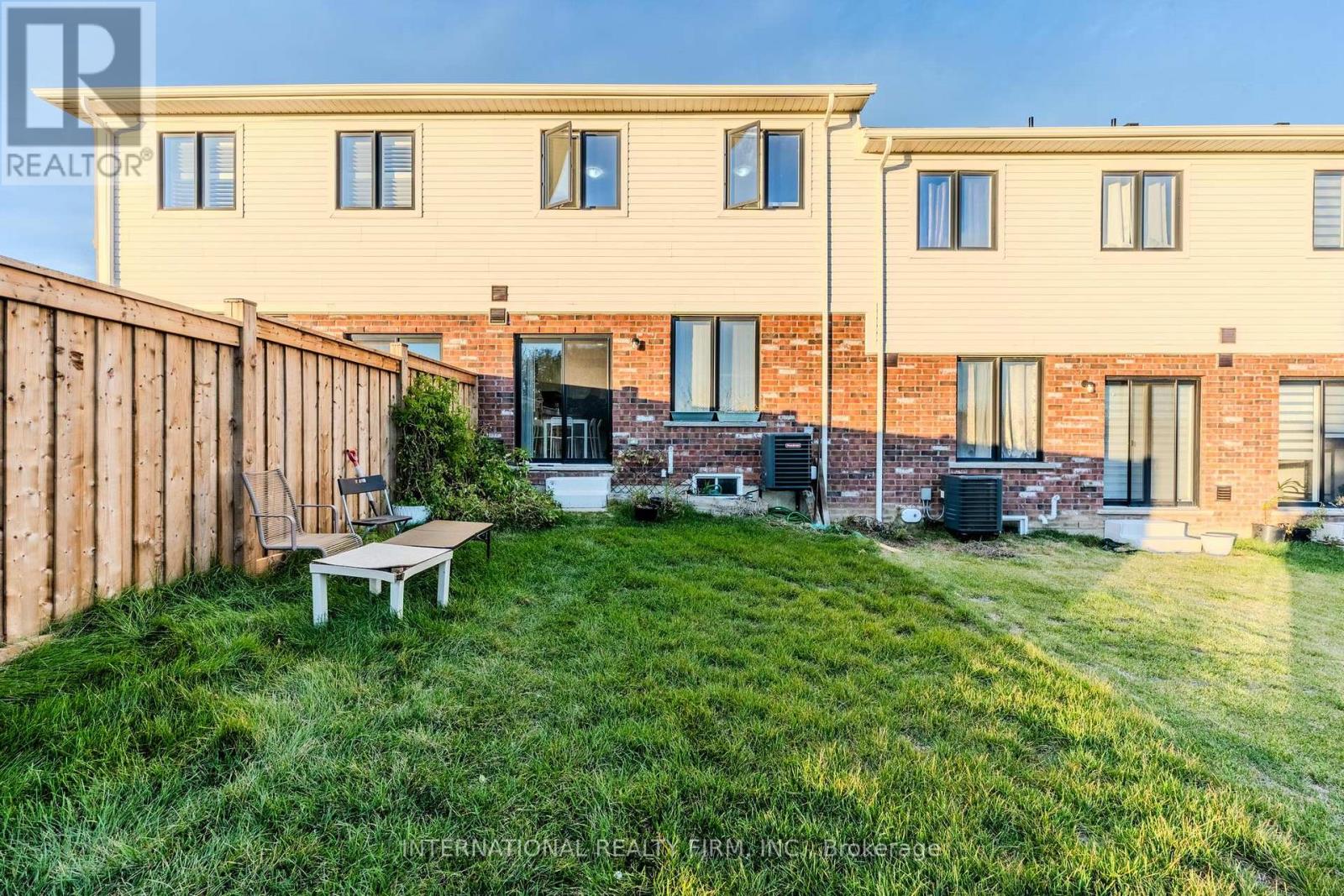 155 Aquasanta Crescent, Hamilton, Ontario  L9B 0J8 - Photo 31 - X12516218