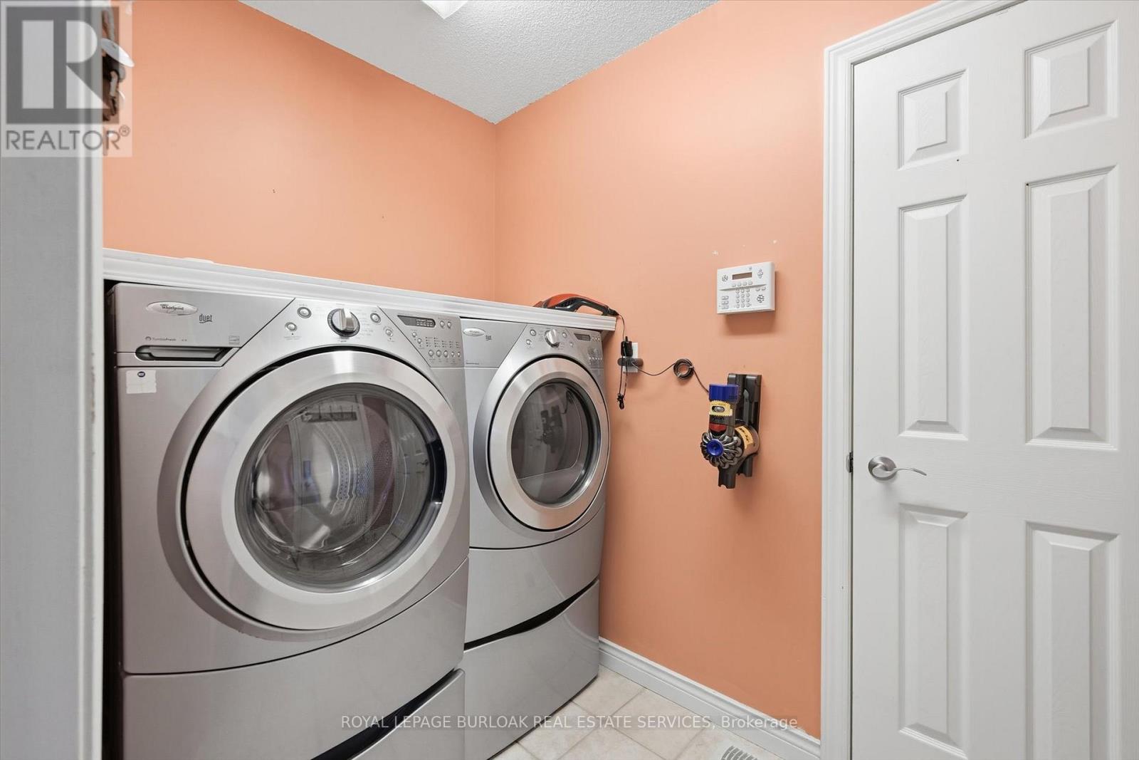 44 Rockhaven Lane, Hamilton, Ontario  L8B 0J7 - Photo 11 - X12516220