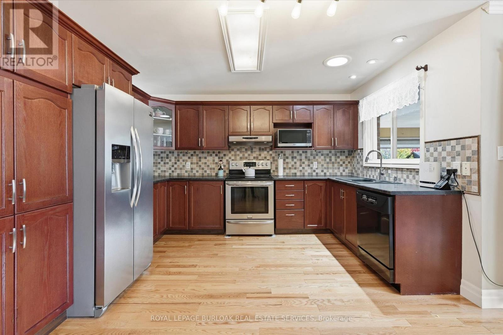 44 Rockhaven Lane, Hamilton, Ontario  L8B 0J7 - Photo 13 - X12516220