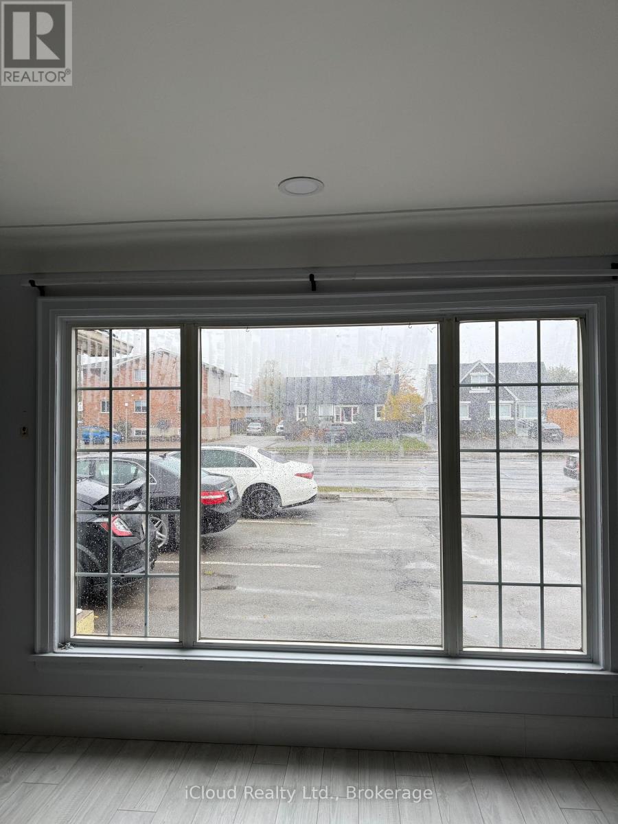 700 UPPER JAMES STREET, Hamilton, Ontario