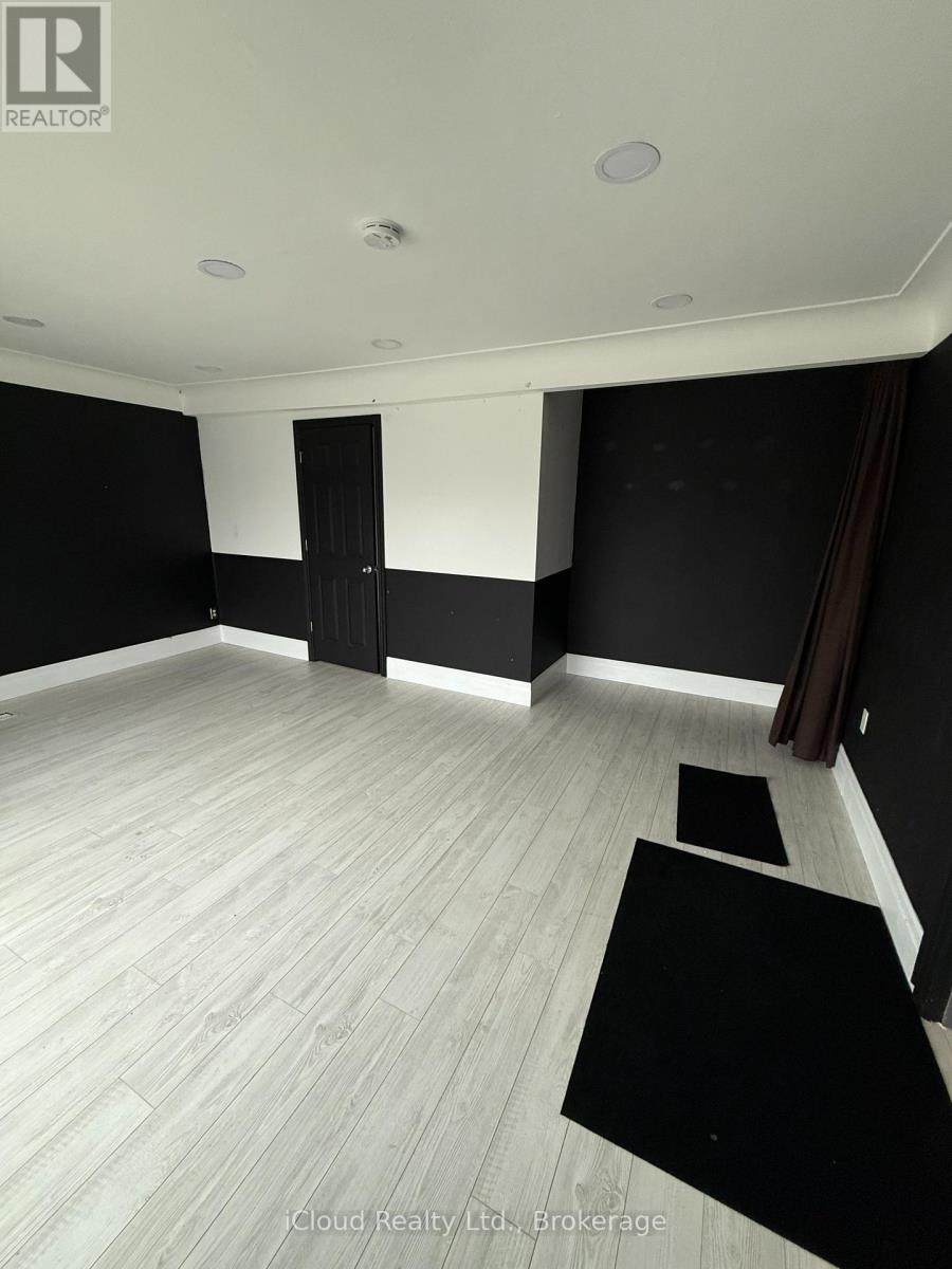 700 Upper James Street, Hamilton, Ontario  L9C 2Z8 - Photo 2 - X12516278