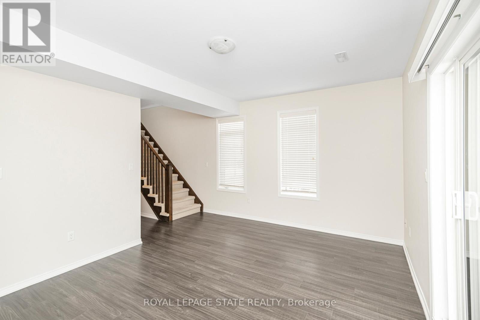 5038 Serena Drive E, Lincoln, Ontario  L0R 1B2 - Photo 2 - X12516350