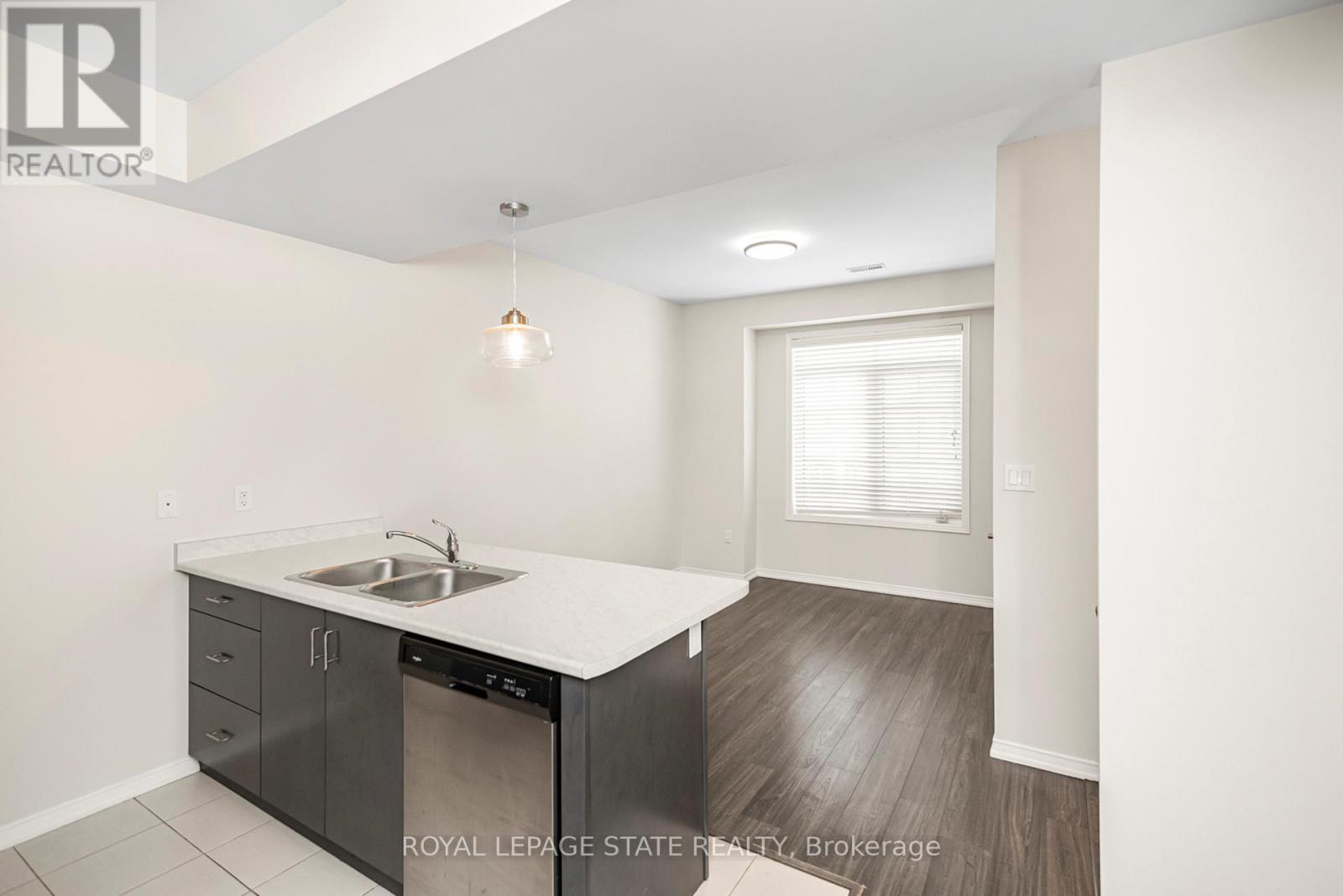 5038 Serena Drive E, Lincoln, Ontario  L0R 1B2 - Photo 5 - X12516350