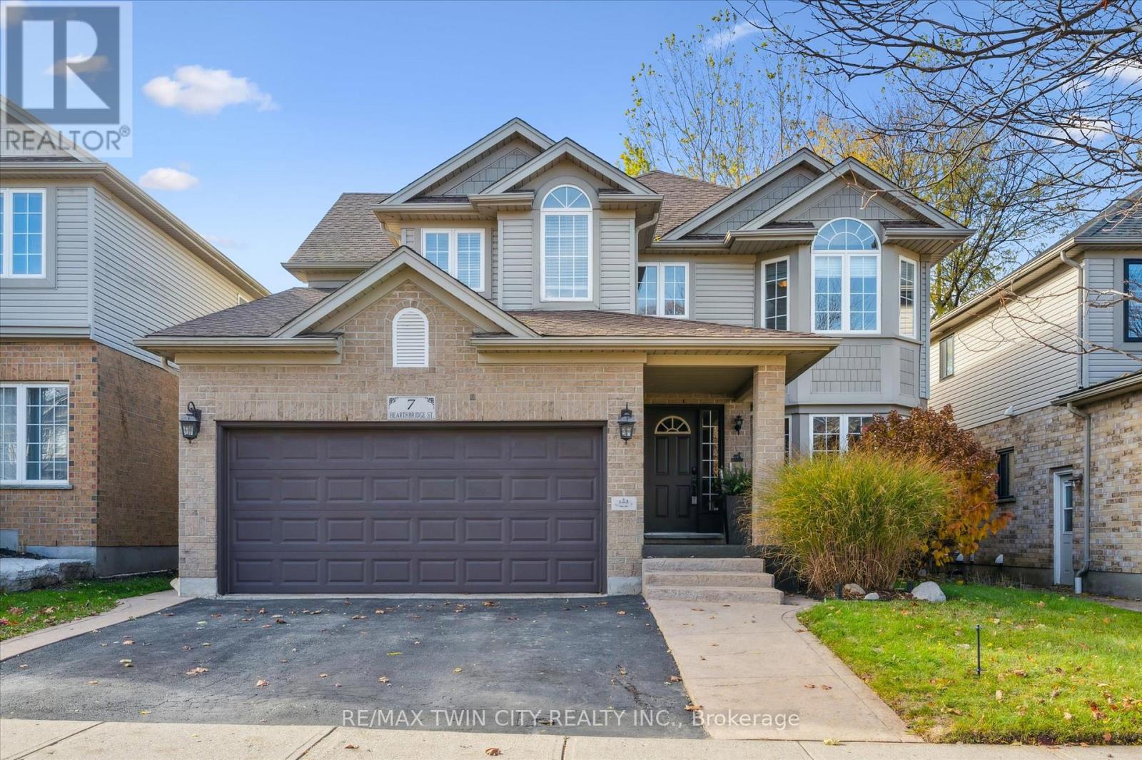 7 HEARTHBRIDGE STREET, Kitchener, Ontario