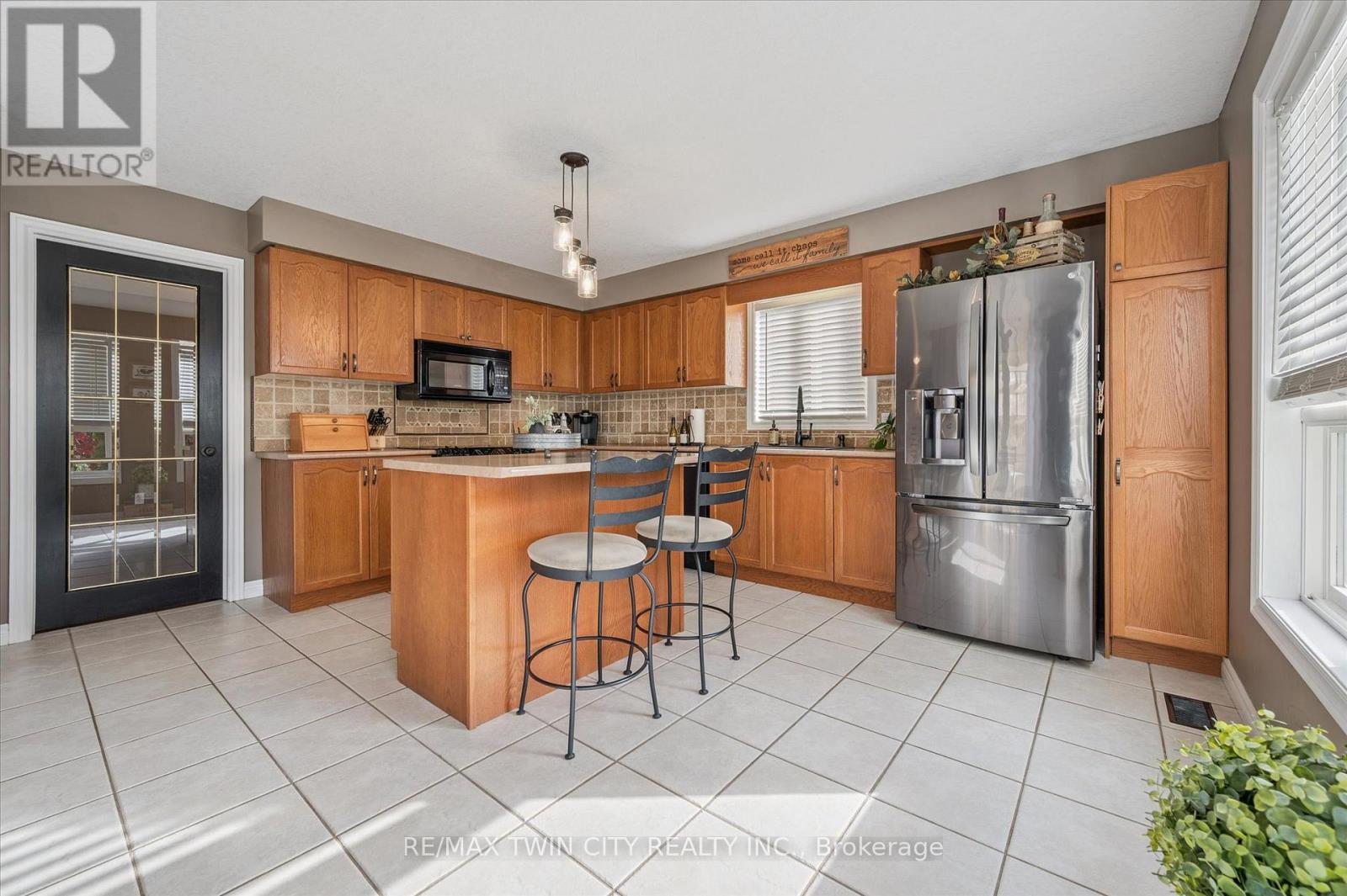 7 Hearthbridge Street, Kitchener, Ontario  N2R 1L5 - Photo 16 - X12516454