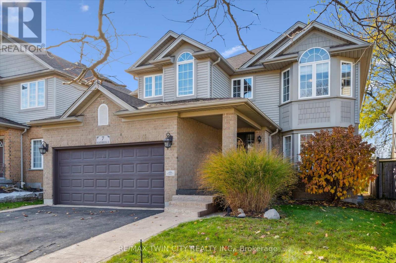 7 Hearthbridge Street, Kitchener, Ontario  N2R 1L5 - Photo 3 - X12516454