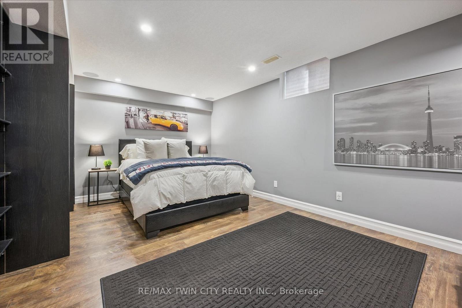 7 Hearthbridge Street, Kitchener, Ontario  N2R 1L5 - Photo 38 - X12516454