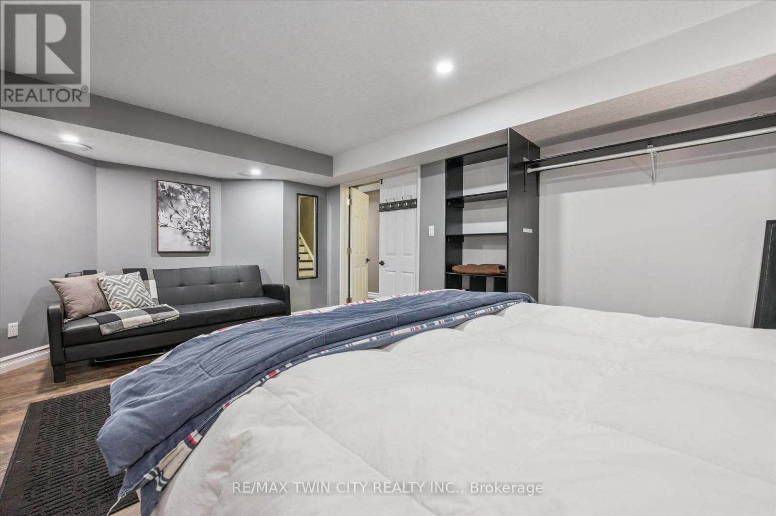 7 Hearthbridge Street, Kitchener, Ontario  N2R 1L5 - Photo 39 - X12516454