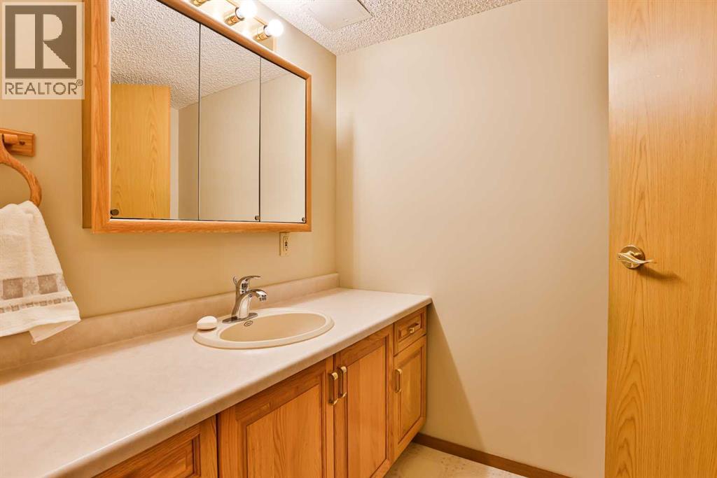 110, 20 3 Street S, Lethbridge, Alberta  T1J 4P1 - Photo 17 - A2264325