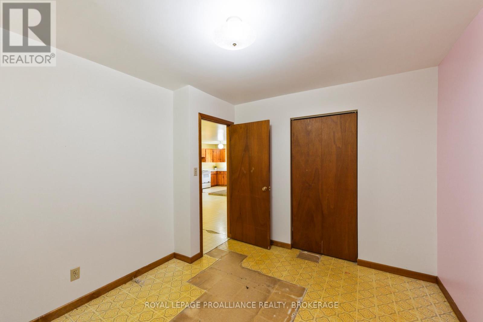 1136 Millhaven Road, Loyalist, Ontario K0H 2H0 - Photo 13 - X12516838