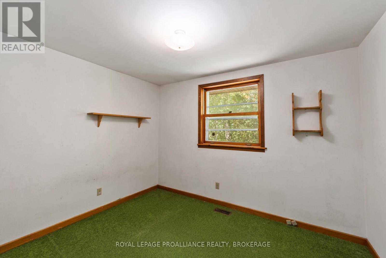 1136 Millhaven Road, Loyalist, Ontario K0H 2H0 - Photo 15 - X12516838