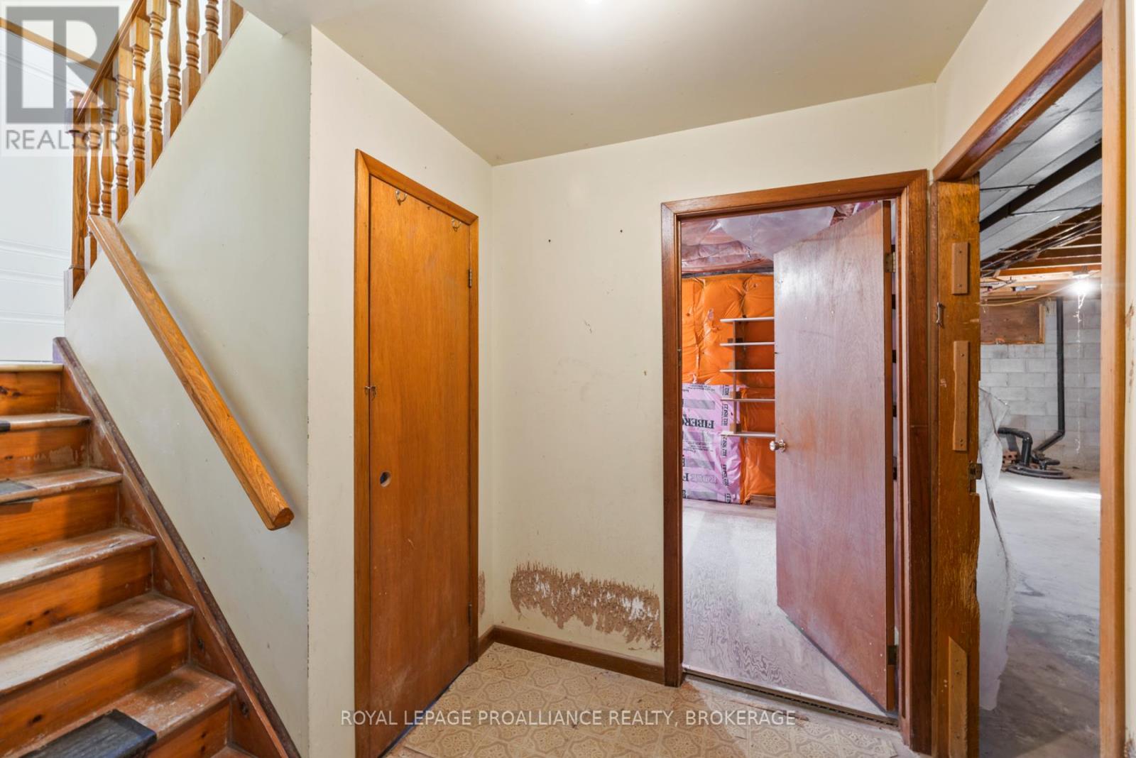 1136 Millhaven Road, Loyalist, Ontario K0H 2H0 - Photo 17 - X12516838