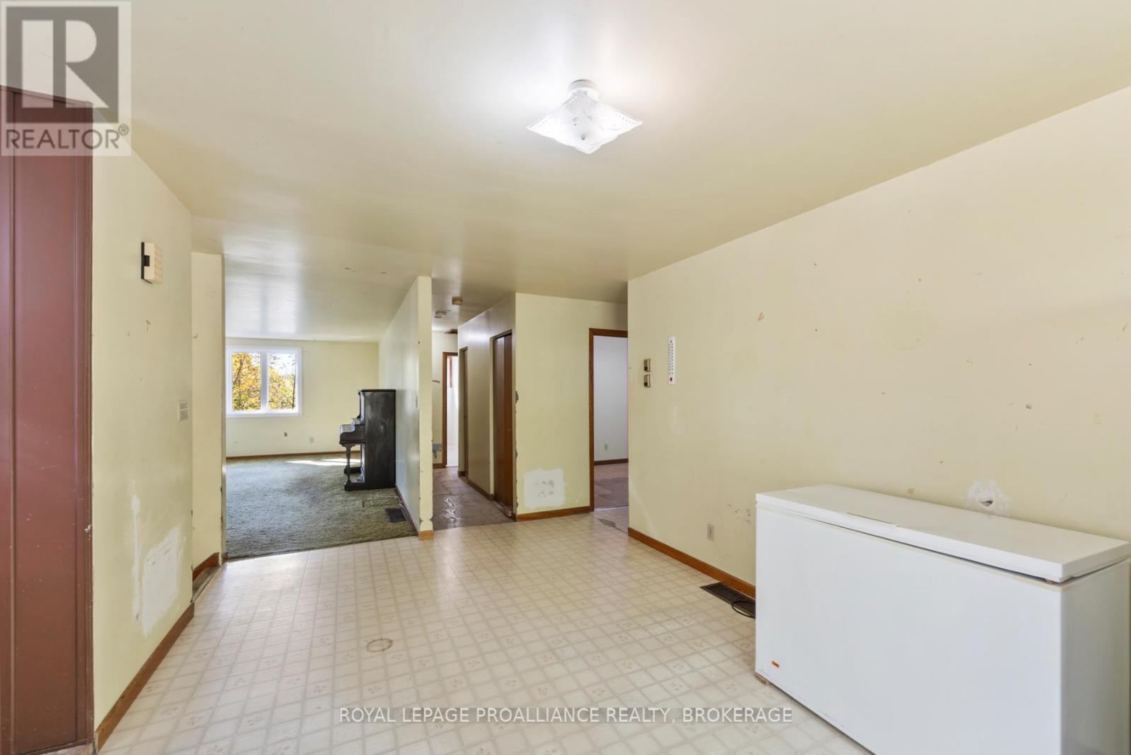 1136 Millhaven Road, Loyalist, Ontario K0H 2H0 - Photo 8 - X12516838