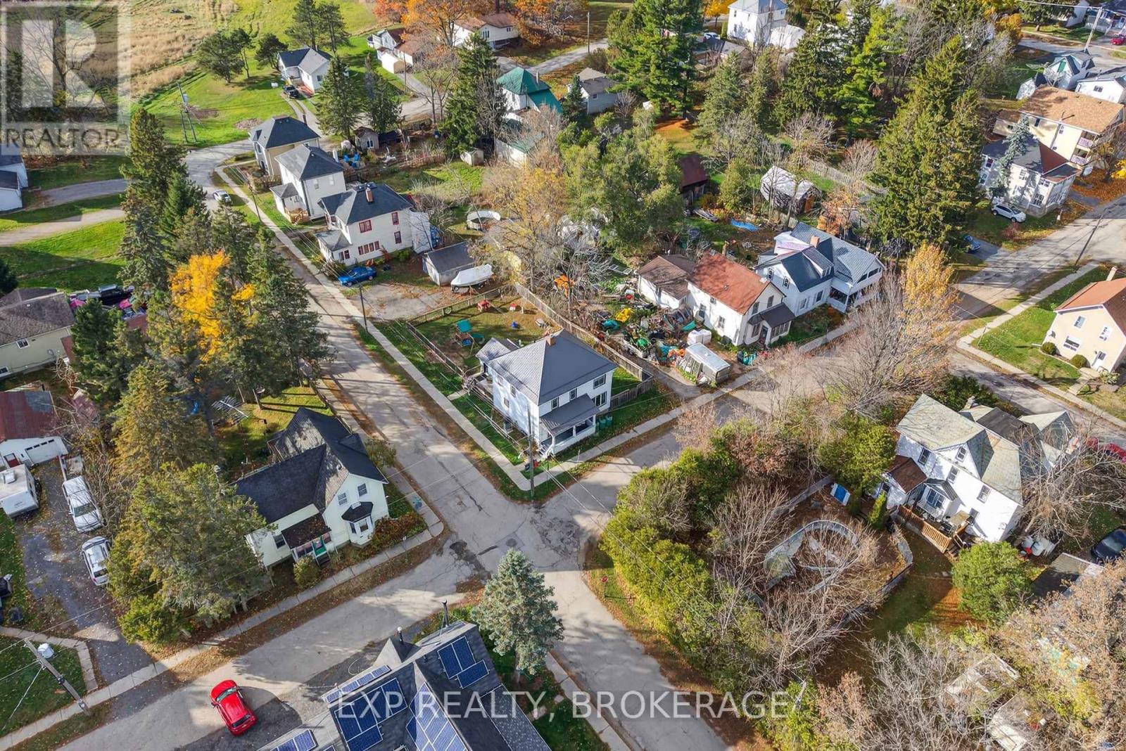 10 Miller Street, Leeds And The Thousand Islands, Ontario  K0E 1L0 - Photo 36 - X12516952