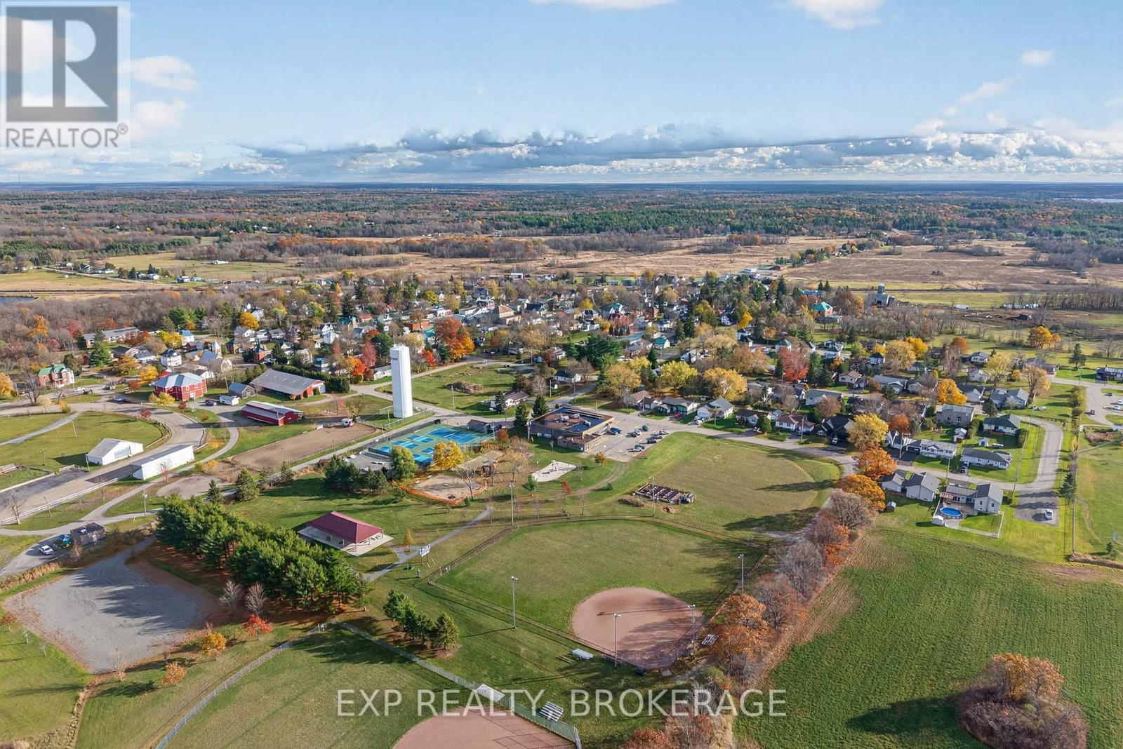 10 Miller Street, Leeds And The Thousand Islands, Ontario  K0E 1L0 - Photo 39 - X12516952