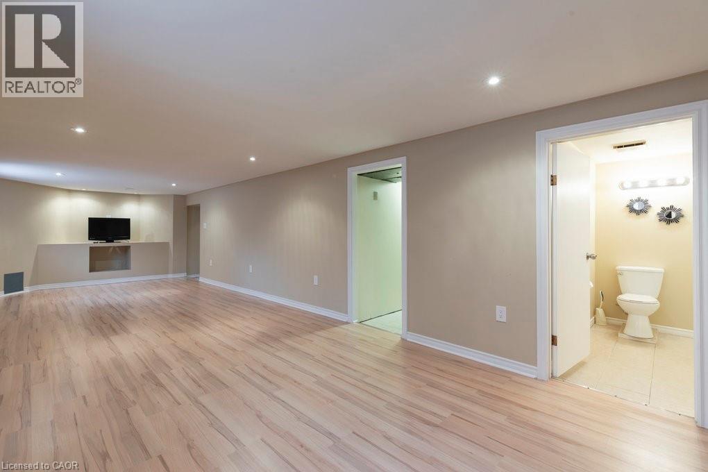 169 East 32nd Street, Hamilton, Ontario  L8V 3S1 - Photo 33 - 40761089