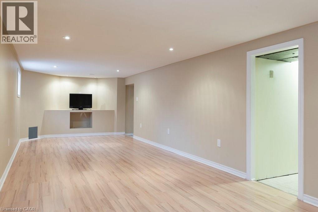 169 East 32nd Street, Hamilton, Ontario  L8V 3S1 - Photo 29 - 40761089