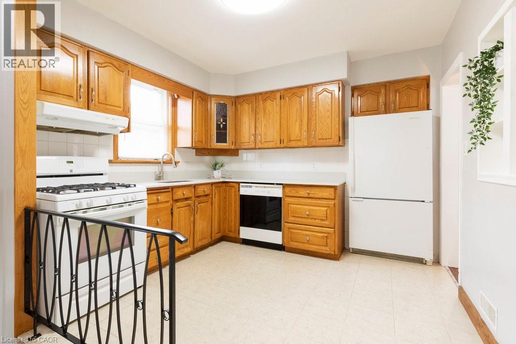 169 East 32nd Street, Hamilton, Ontario  L8V 3S1 - Photo 12 - 40761089