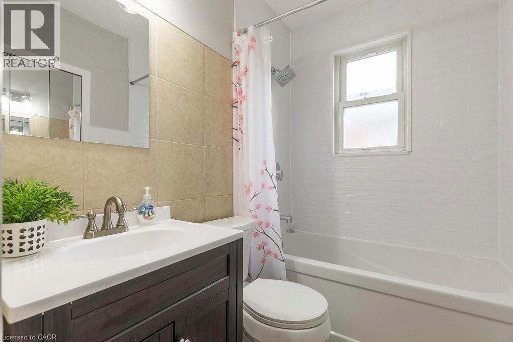 169 East 32nd Street, Hamilton, Ontario  L8V 3S1 - Photo 26 - 40761089