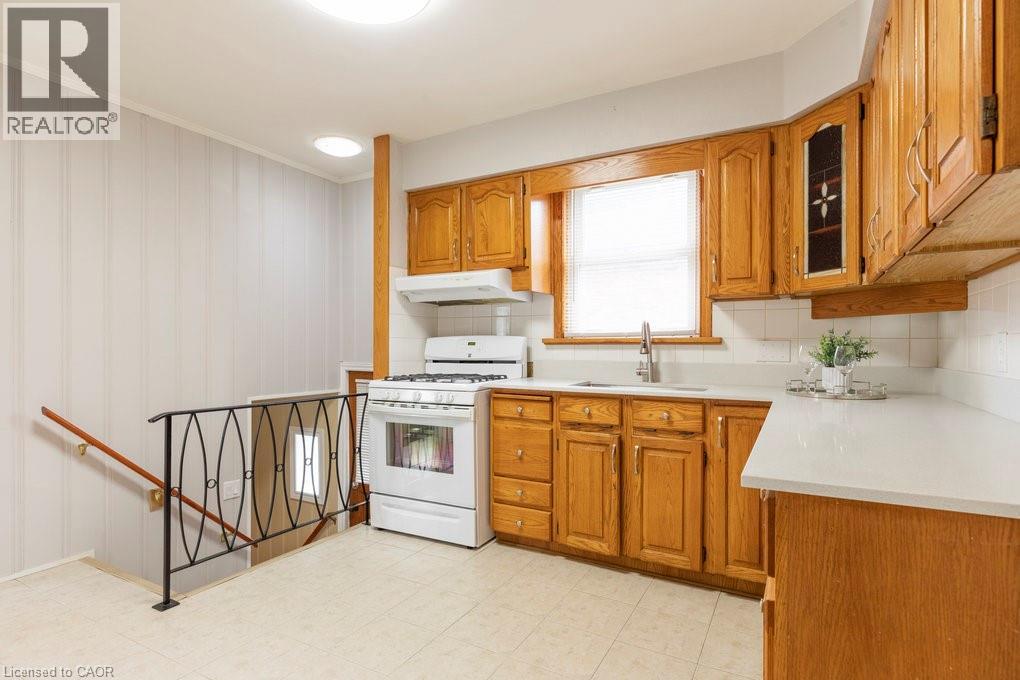 169 East 32nd Street, Hamilton, Ontario  L8V 3S1 - Photo 14 - 40761089