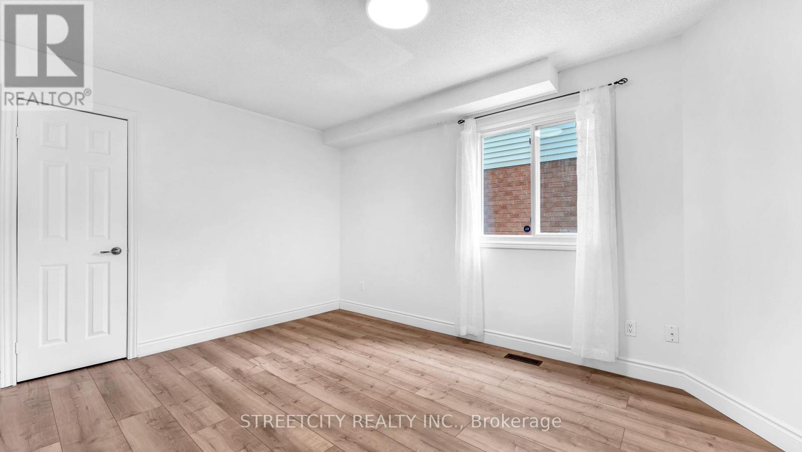 151 Walmer Gardens, London North, Ontario  N6G 4H3 - Photo 13 - X12516768