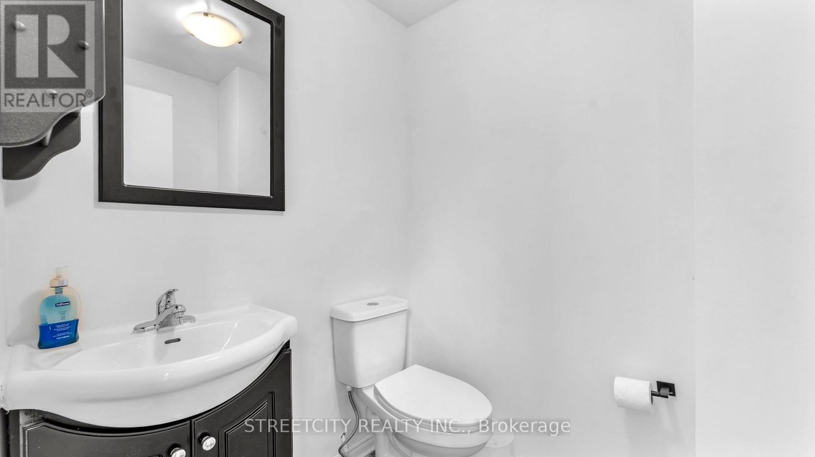 151 Walmer Gardens, London North, Ontario  N6G 4H3 - Photo 16 - X12516768